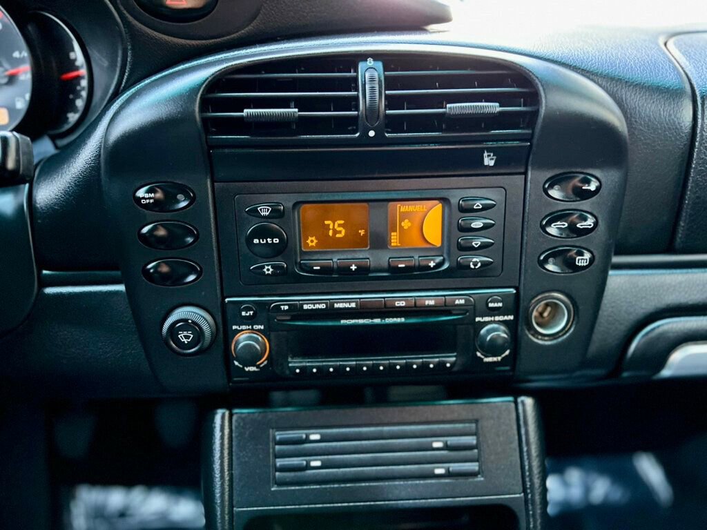 Used 2004 Porsche 911 Carrera image 18
