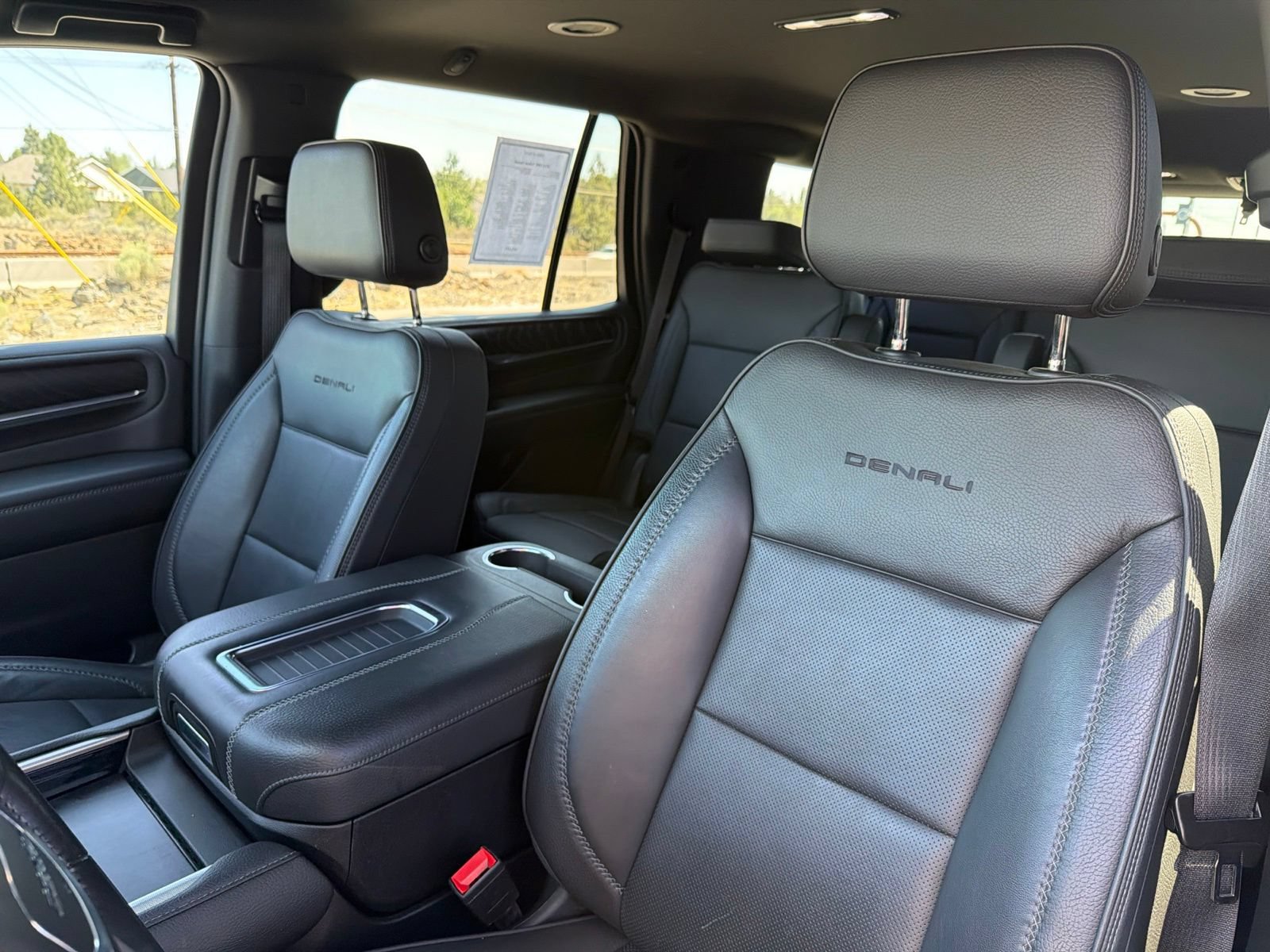 Used 2022 GMC Yukon Denali AWD/4WD image 19