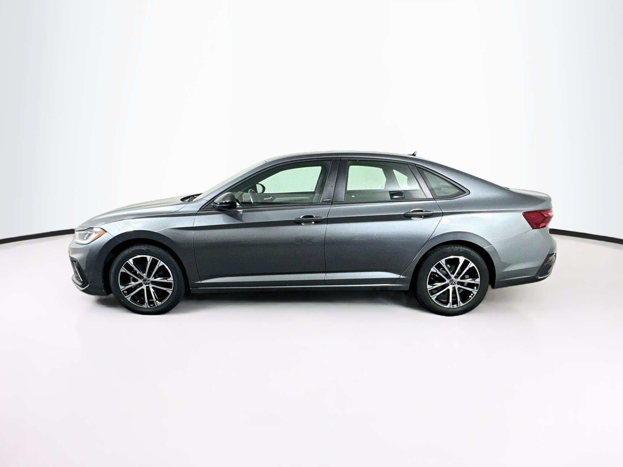 Used 2025 Volkswagen Jetta Sport FWD image 4