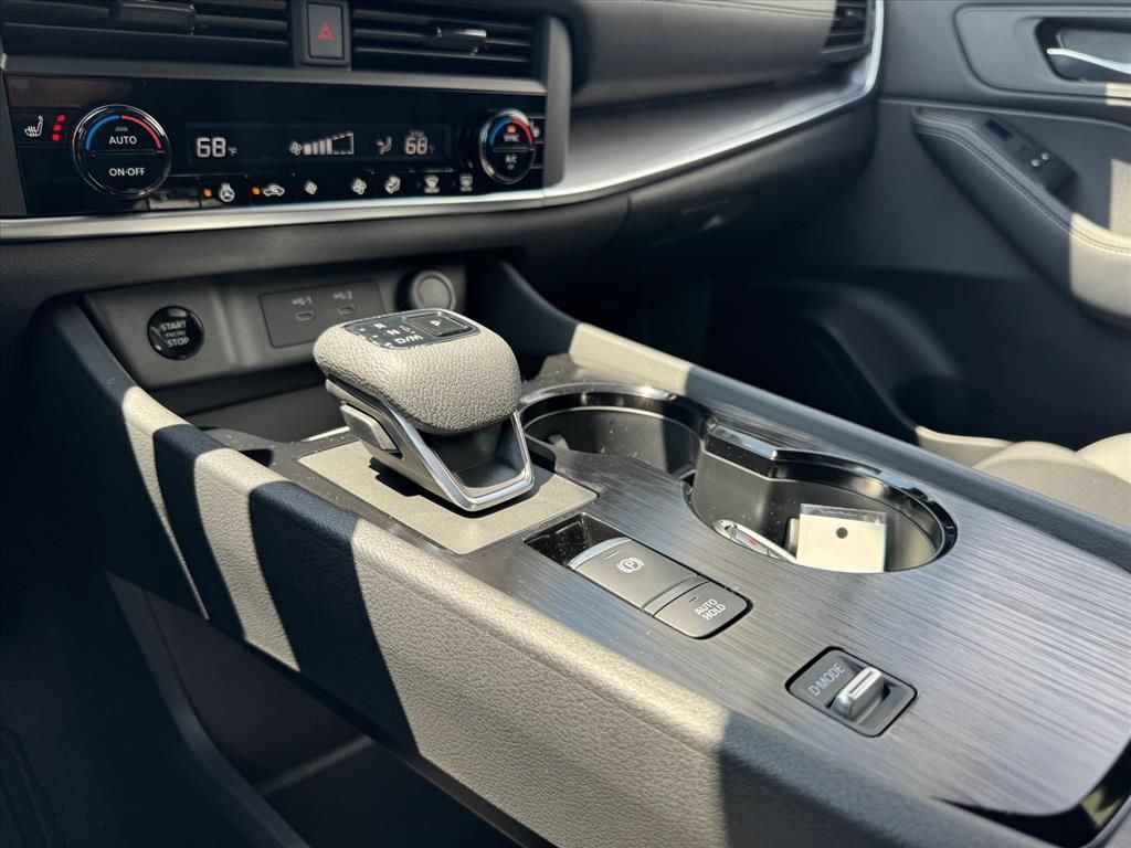 Certified 2026 Nissan Rogue Dark Armor FWD image 19