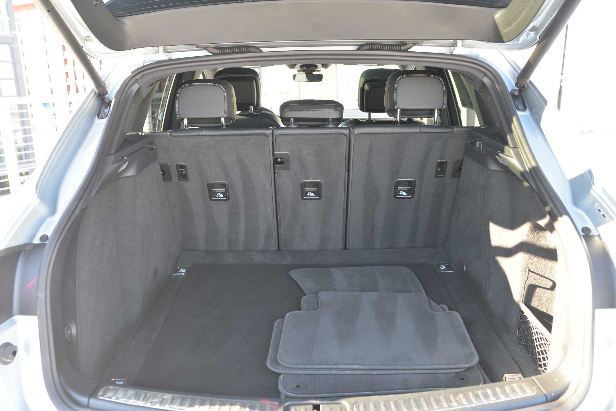 Certified 2024 Porsche Macan Turbo image 25