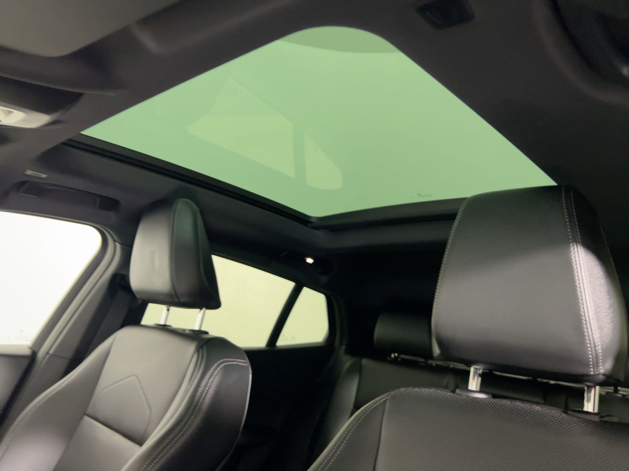 Used 2026 BMW X2 xDrive28i w/ Technology Package image 14