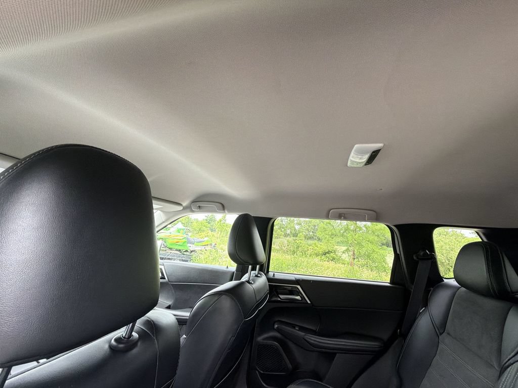 Used 2024 Mitsubishi Outlander SE AWD/4WD image 16