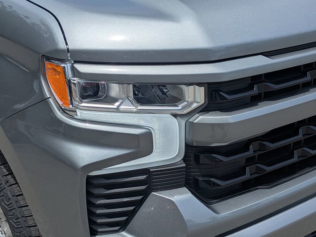 Used 2024 Chevrolet Silverado 1500 RST w/ Z71 Off-Road Package AWD/4WD image 9