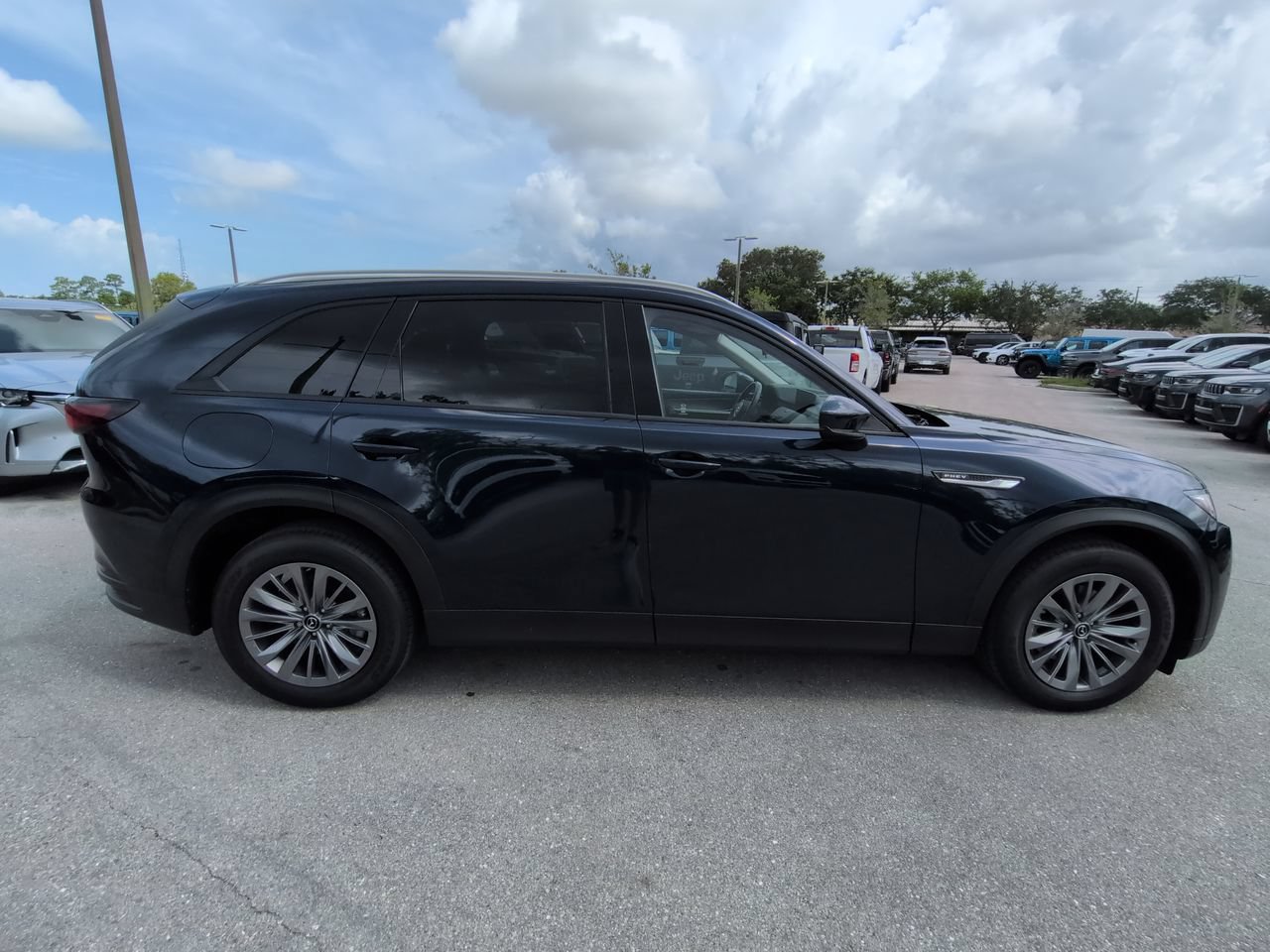 Used 2025 MAZDA CX-90 Plug-In Hybrid w/ Preferred AWD/4WD image 4