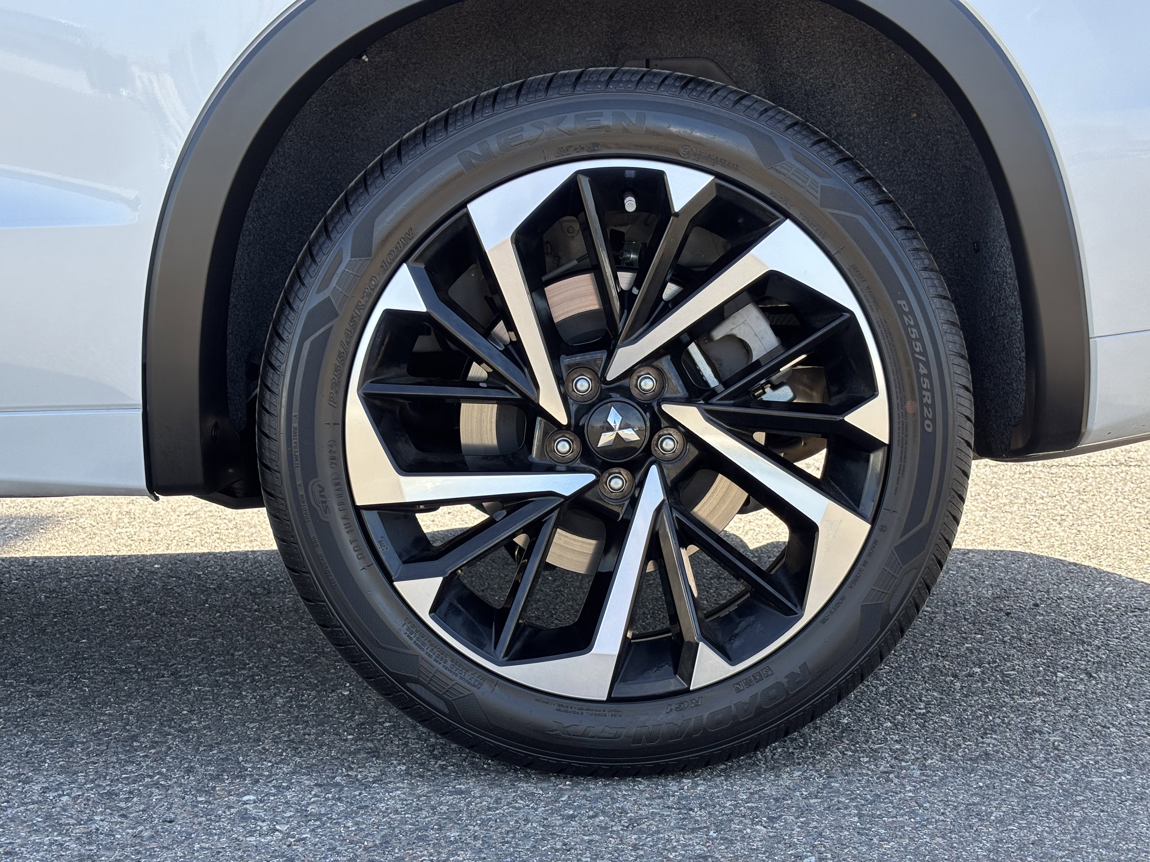 Used 2024 Mitsubishi Outlander SEL image 14