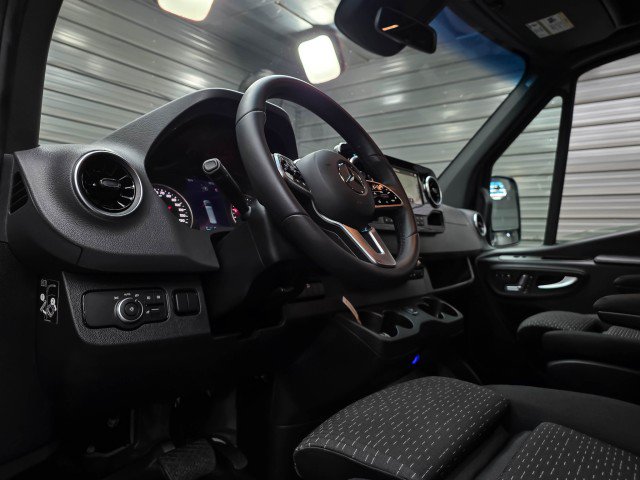 Used 2024 Mercedes-Benz Sprinter 3500 image 15