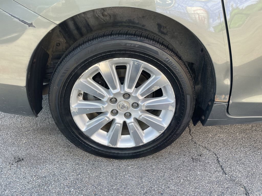 Used 2012 Toyota Sienna LE w/ Towing Pkg AWD/4WD image 12