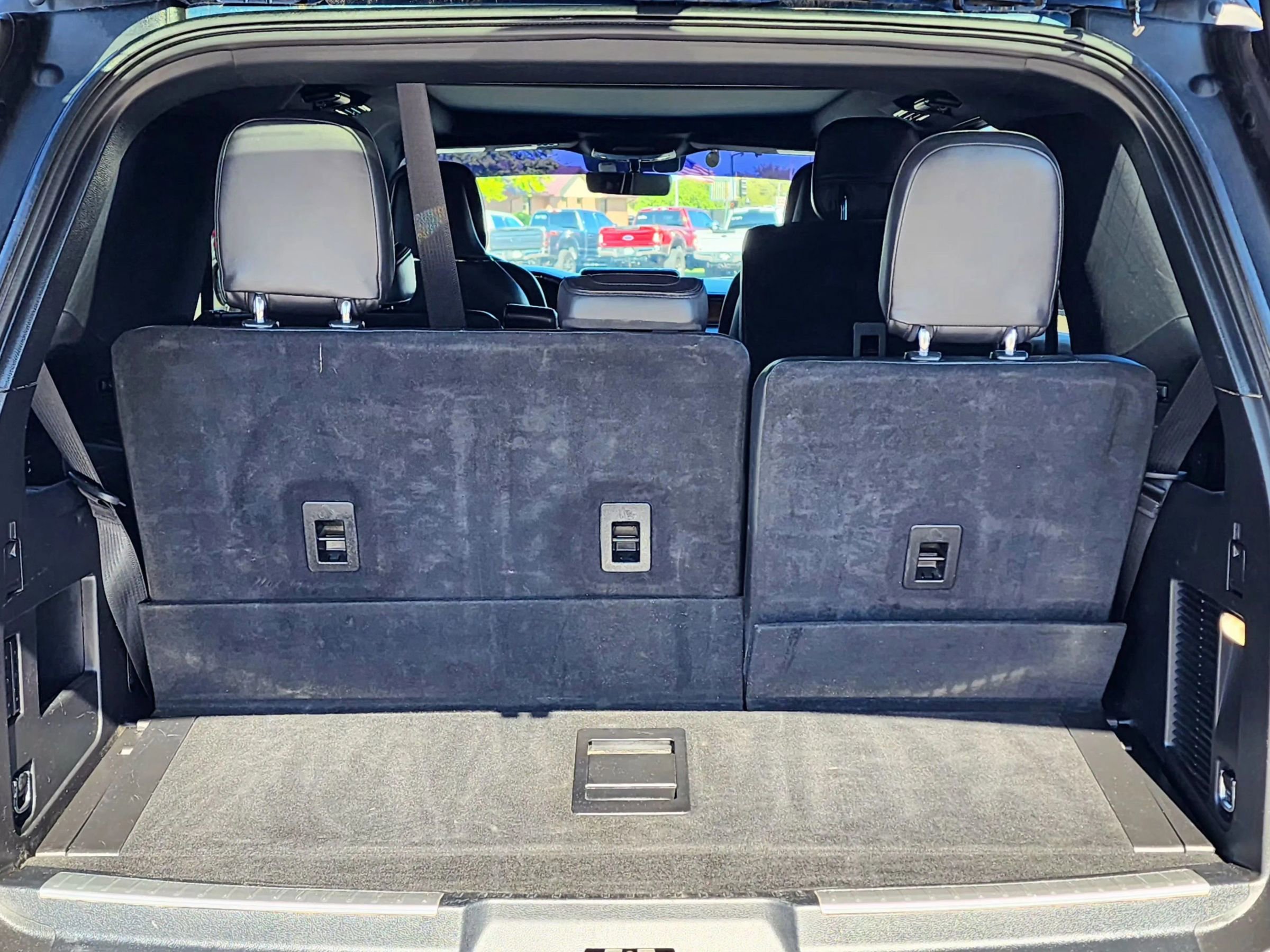 Used 2018 Lincoln Navigator Select w/ Cargo Package AWD/4WD image 8