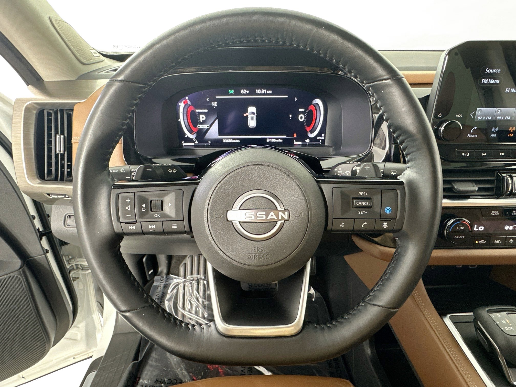 Used 2023 Nissan Pathfinder Platinum image 11
