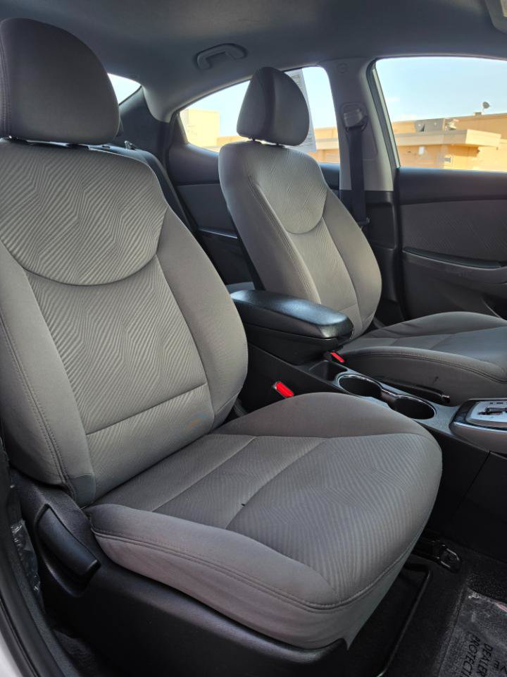 Used 2013 Hyundai Elantra GLS w/ Preferred Pkg FWD image 12