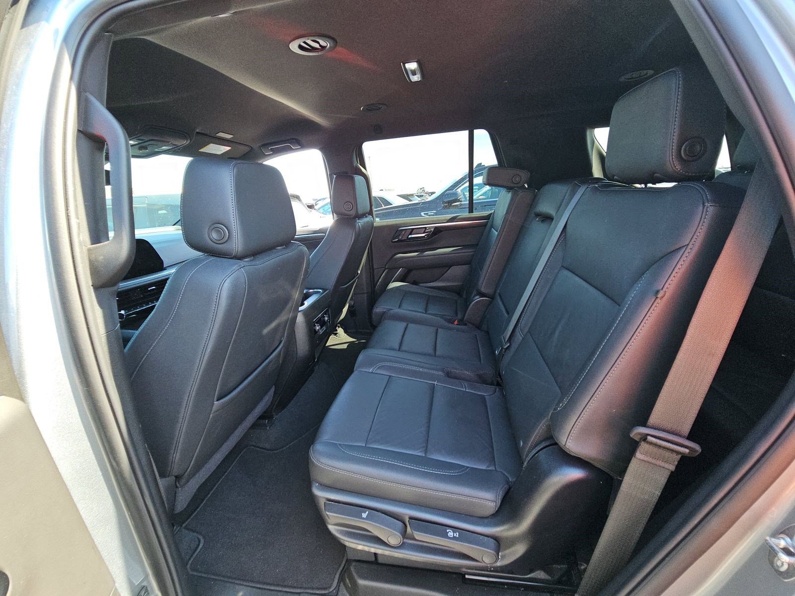 Used 2025 Chevrolet Tahoe LT AWD/4WD image 15
