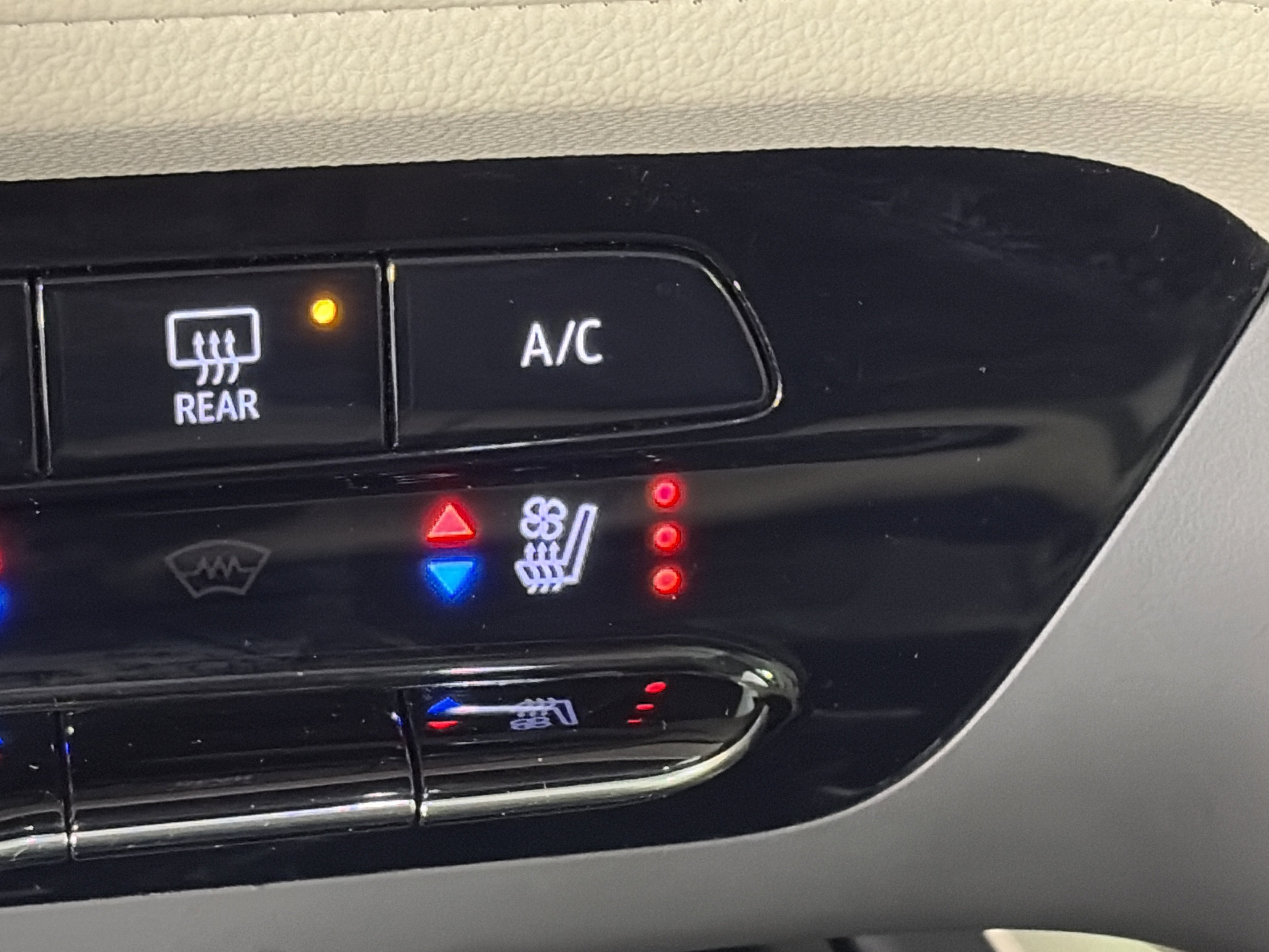 Certified 2023 Buick Envision Avenir image 27