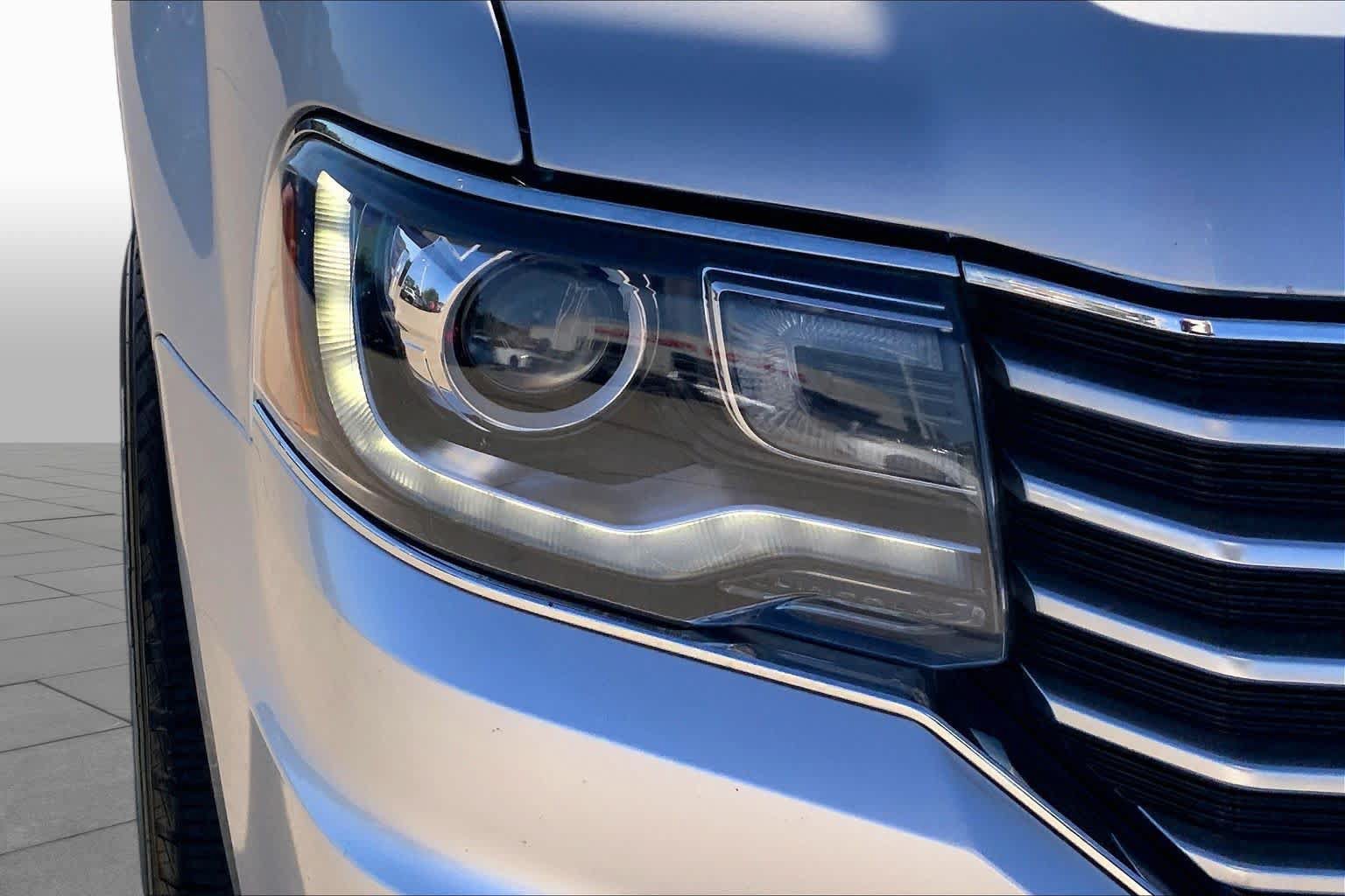 Used 2017 Lincoln Navigator Select RWD image 27