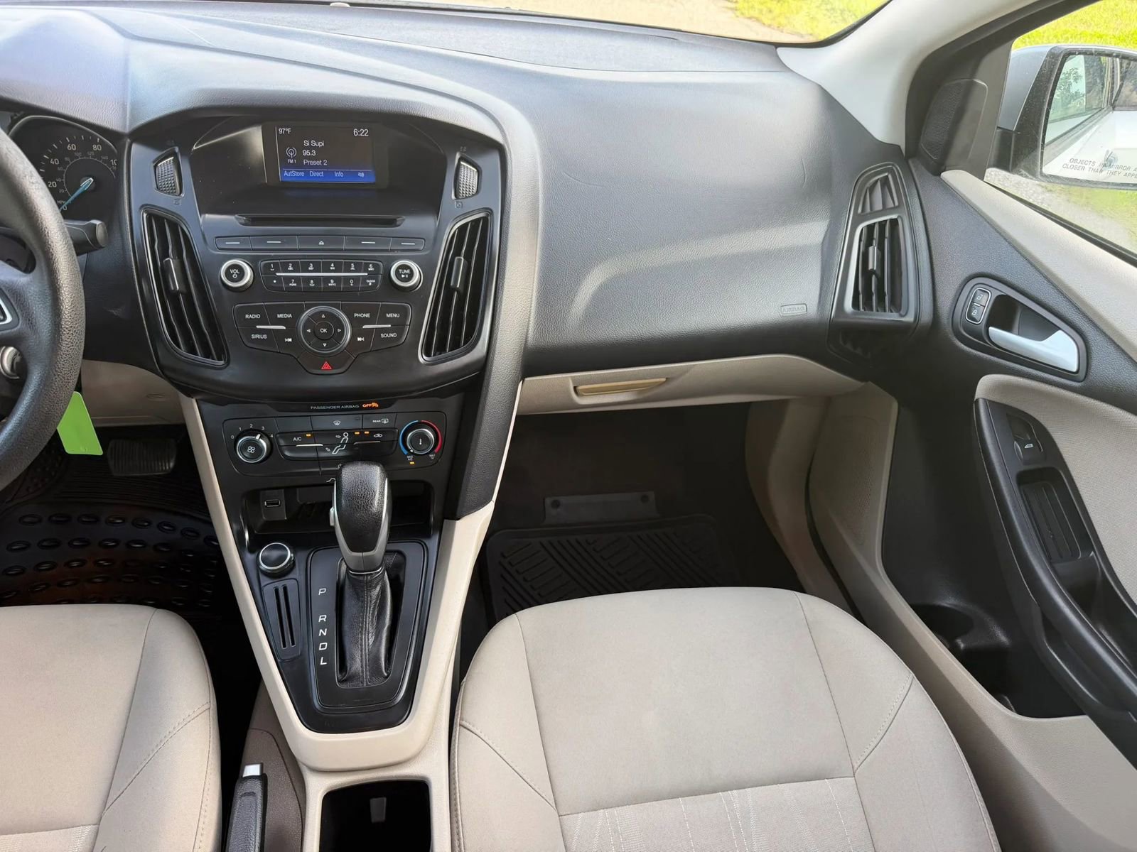 Used 2017 Ford Focus SE FWD image 12