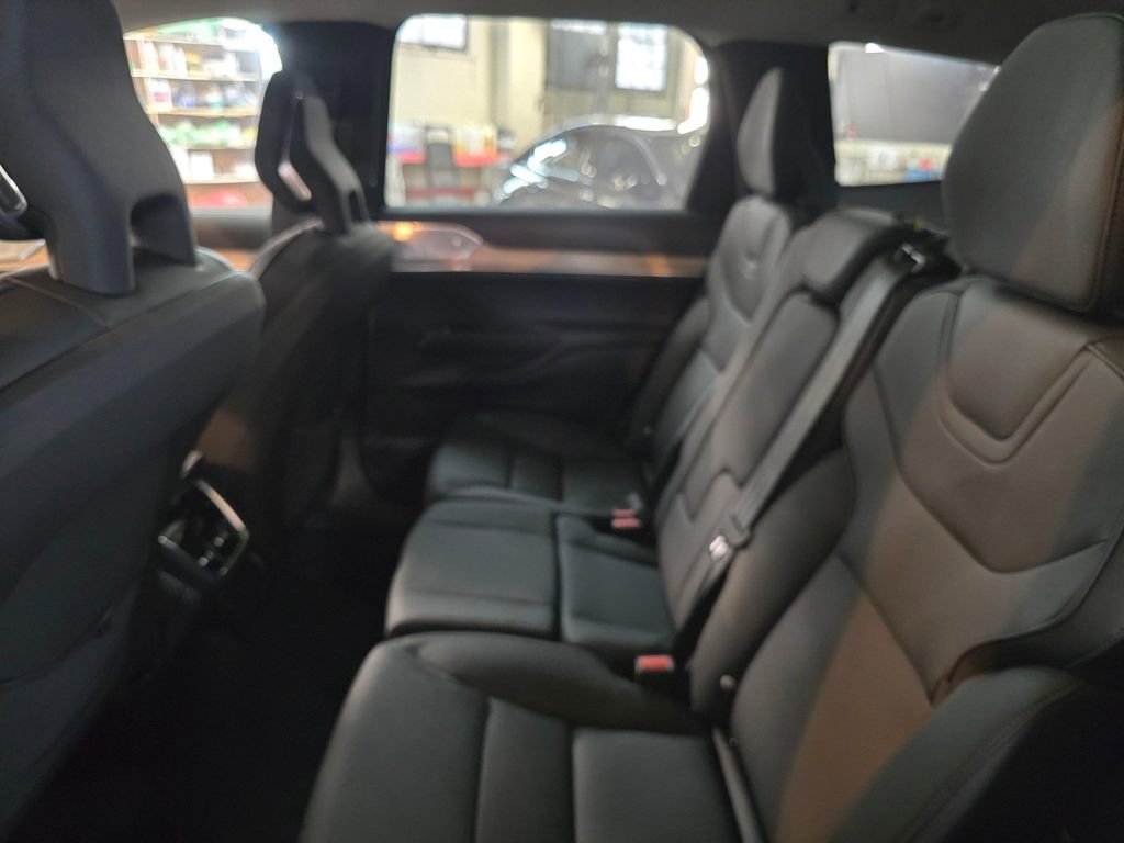 New 2025 Volvo EX90 Ultra AWD/4WD image 16