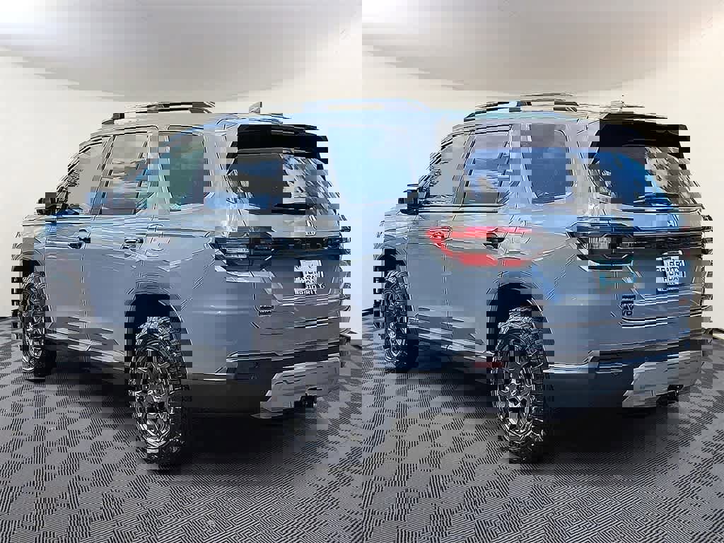 New 2025 Honda Pilot TrailSport image 4