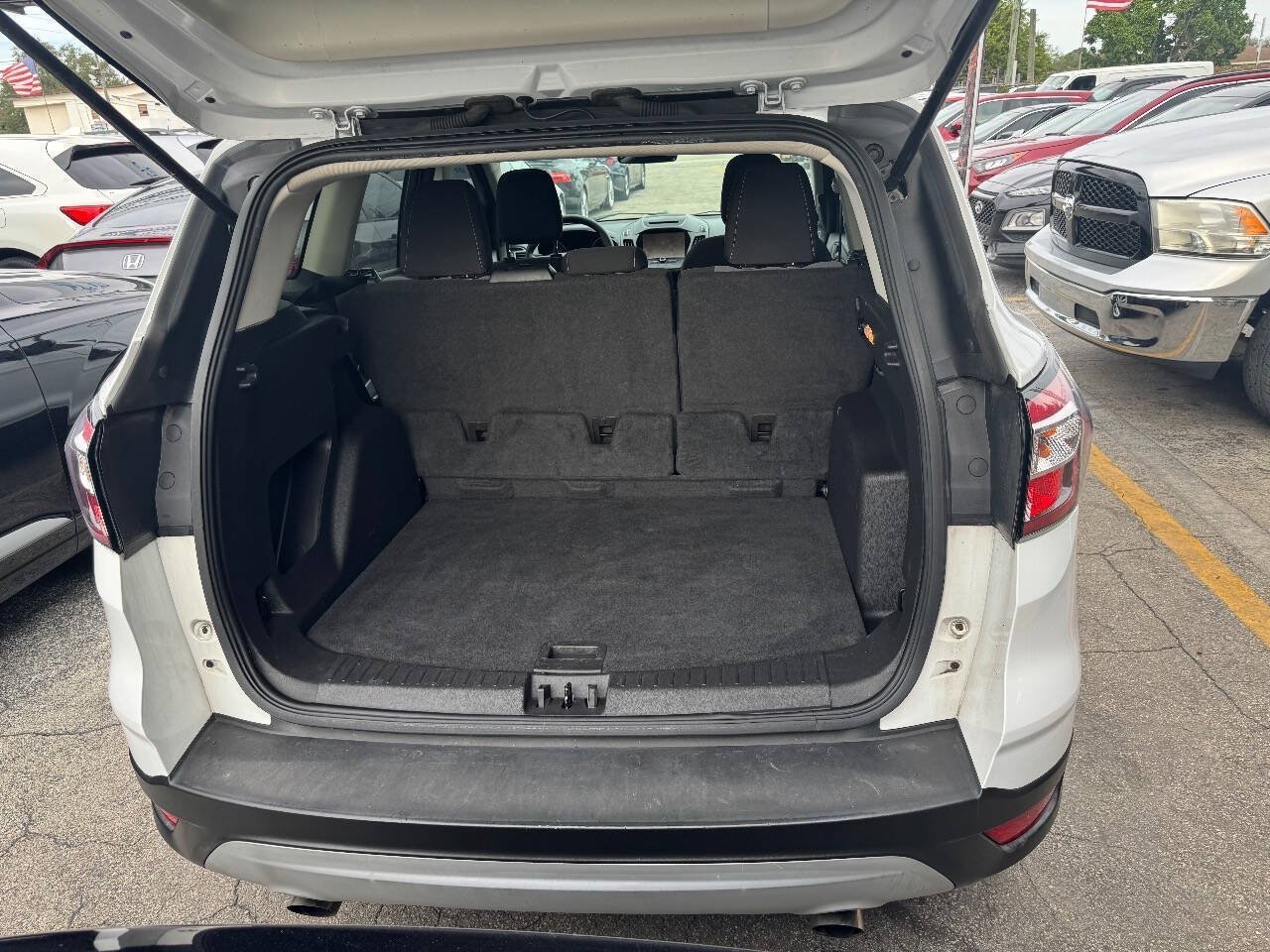 Used 2018 Ford Escape SE w/ SE Sync 3 Package FWD image 10