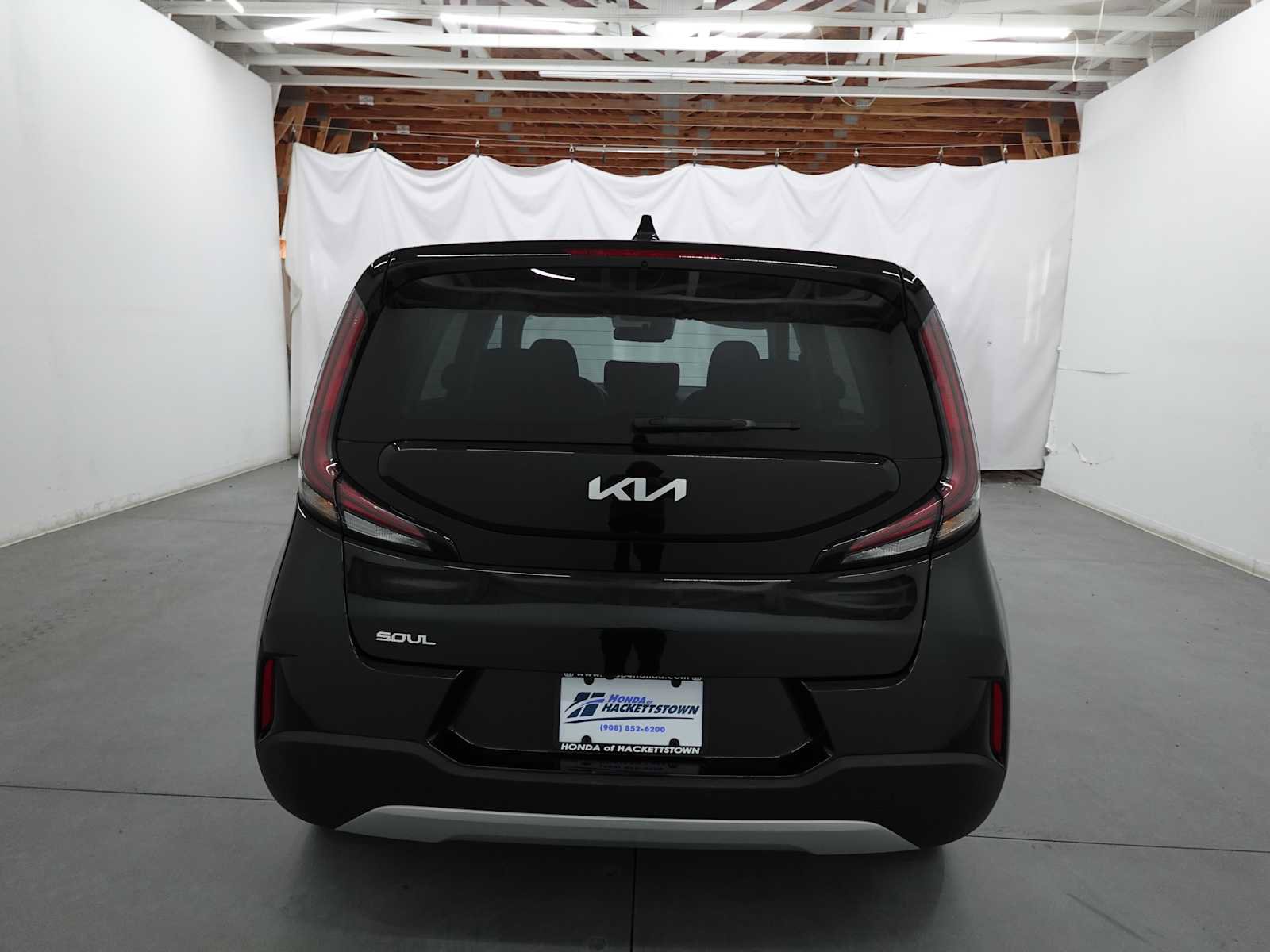 Used 2023 Kia Soul LX FWD image 6