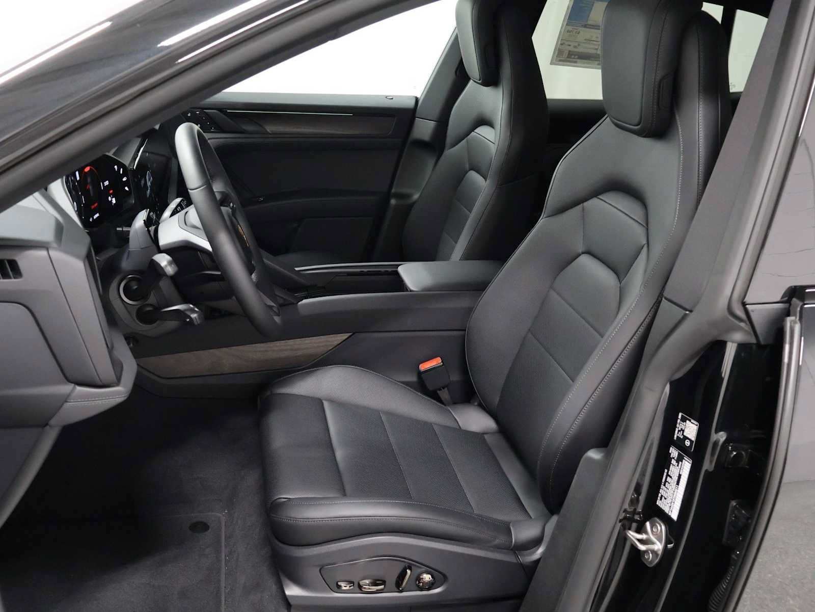 New 2026 Porsche Cayenne Electric AWD/4WD image 5