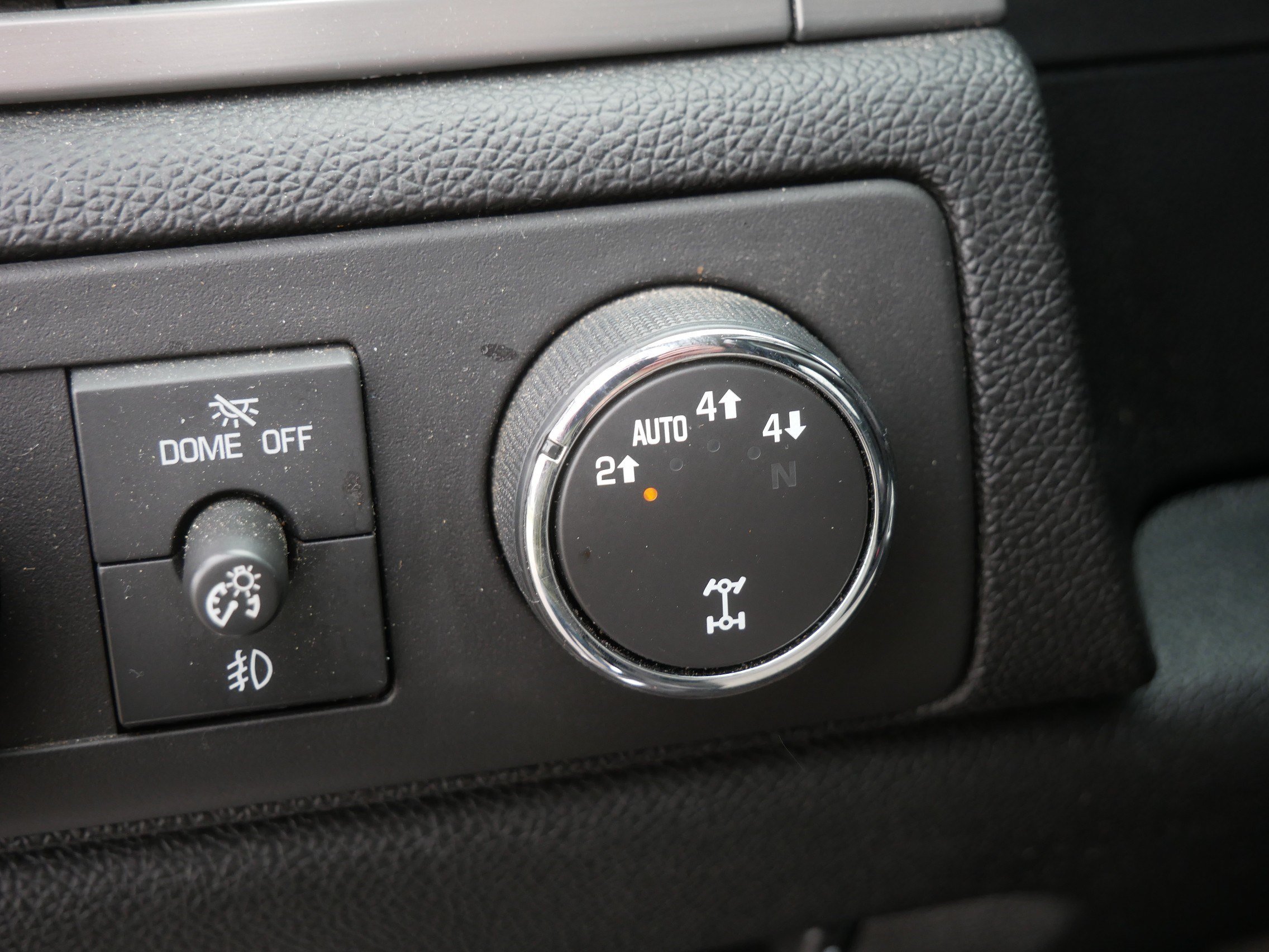 Used 2011 GMC Sierra 1500 SLT w/ All-Terrain Package AWD/4WD image 25