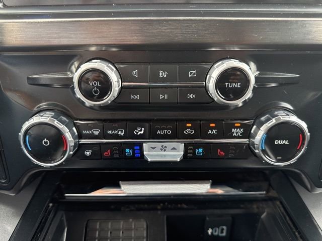 Used 2024 Ford F350 Lariat w/ FX4 Off-Road Package image 25