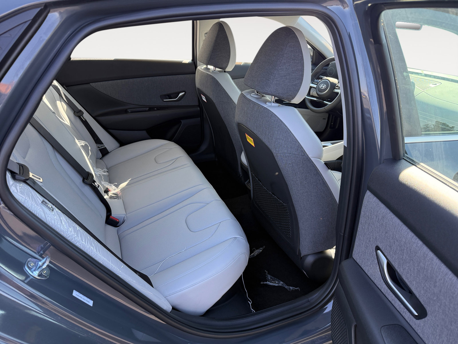 New 2025 Hyundai Elantra Limited image 18