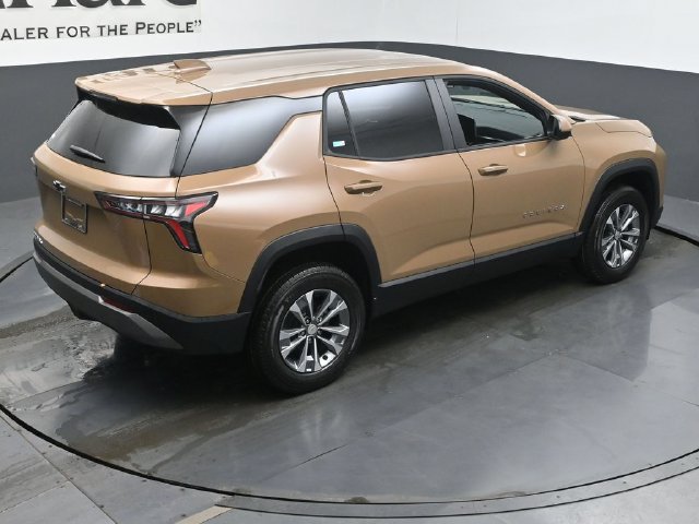 New 2027 Chevrolet Equinox LT w/ LPO, Floor Liner Package FWD image 18