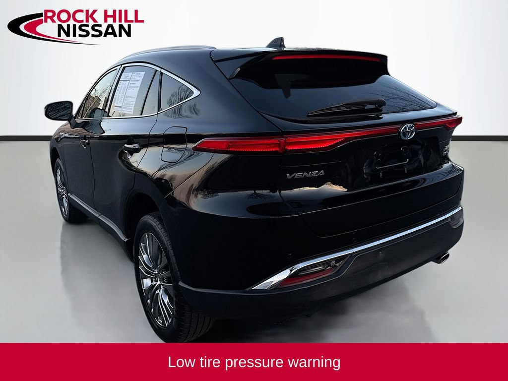 Used 2021 Toyota Venza XLE image 5