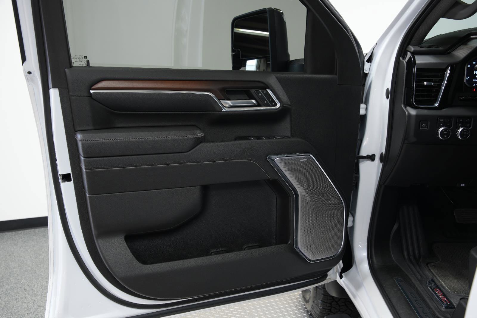 Used 2024 GMC Sierra 2500 Denali w/ Denali Reserve Package image 22