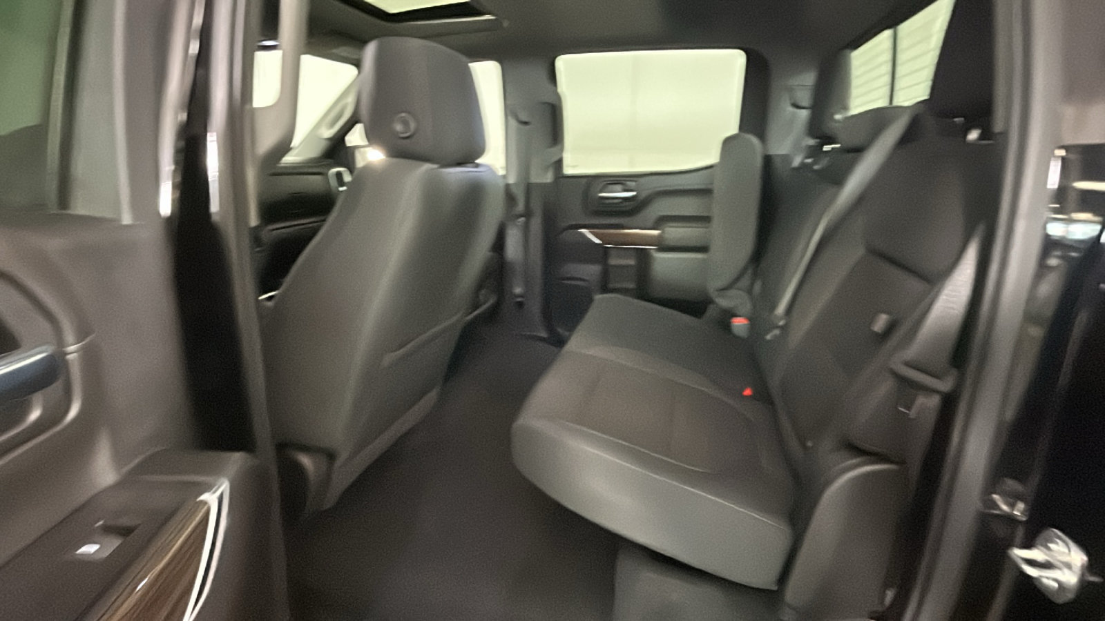 Used 2019 Chevrolet Silverado 1500 LT Trail Boss AWD/4WD image 33