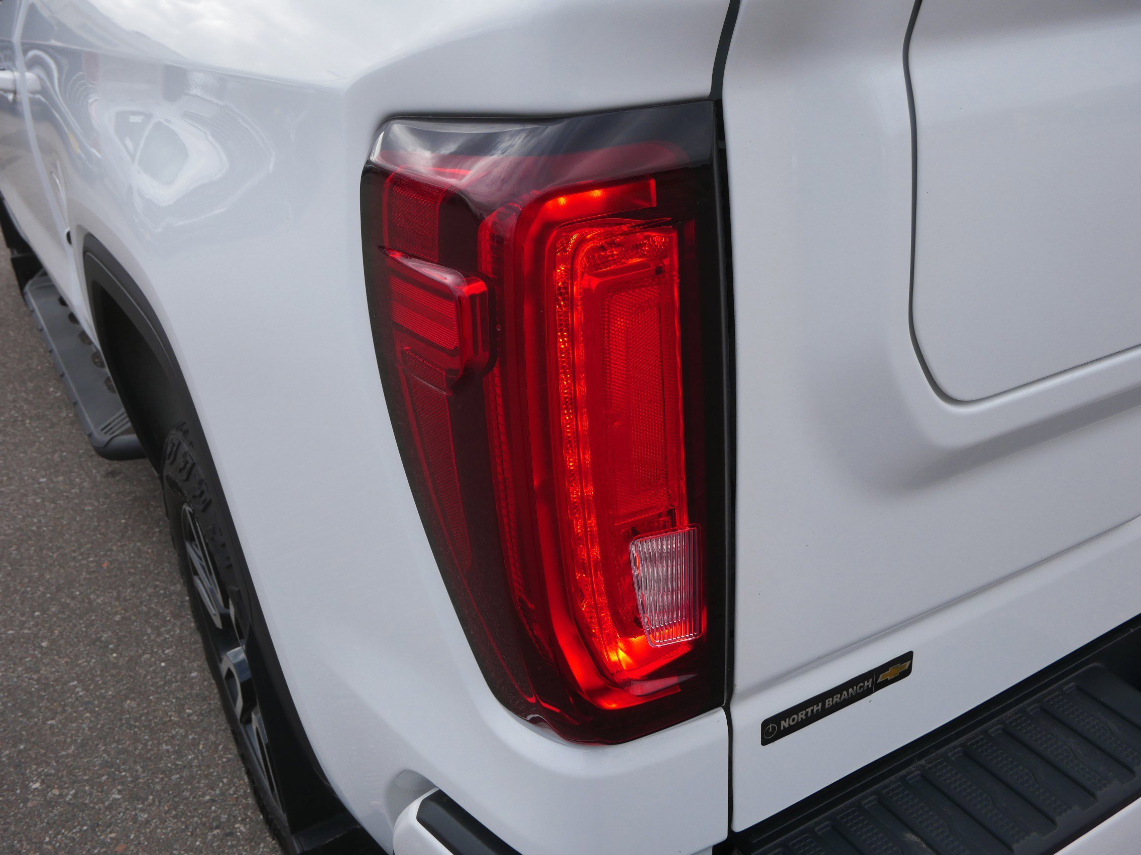 Used 2022 GMC Sierra 1500 AT4 w/ AT4 Premium Package image 18