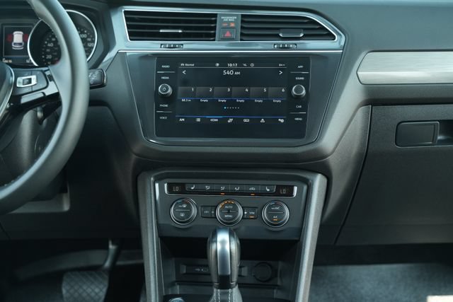 Used 2021 Volkswagen Tiguan SE AWD/4WD image 29