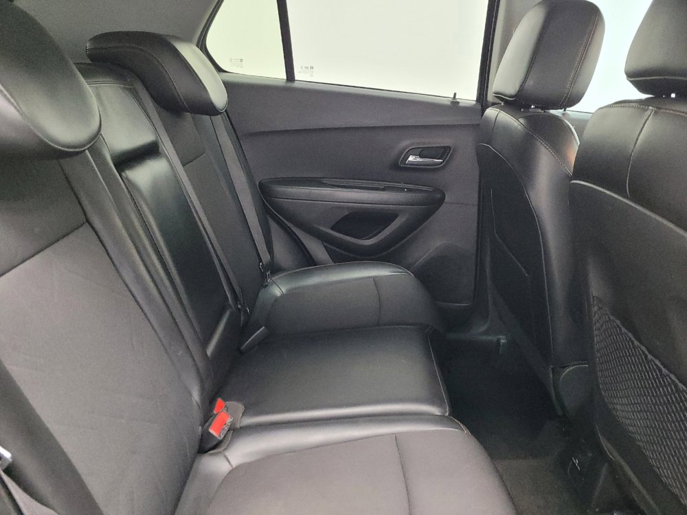 Used 2021 Chevrolet Trax LT w/ Sport Edition FWD image 19