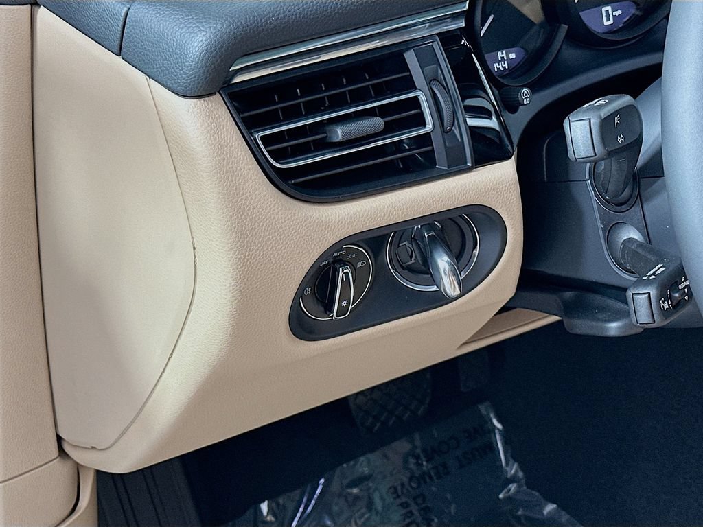 New 2026 Porsche Macan AWD/4WD image 11