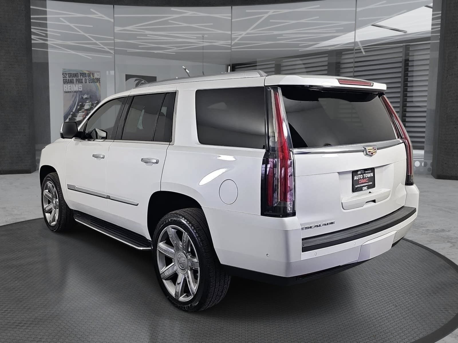 Used 2020 Cadillac Escalade Luxury AWD/4WD image 7