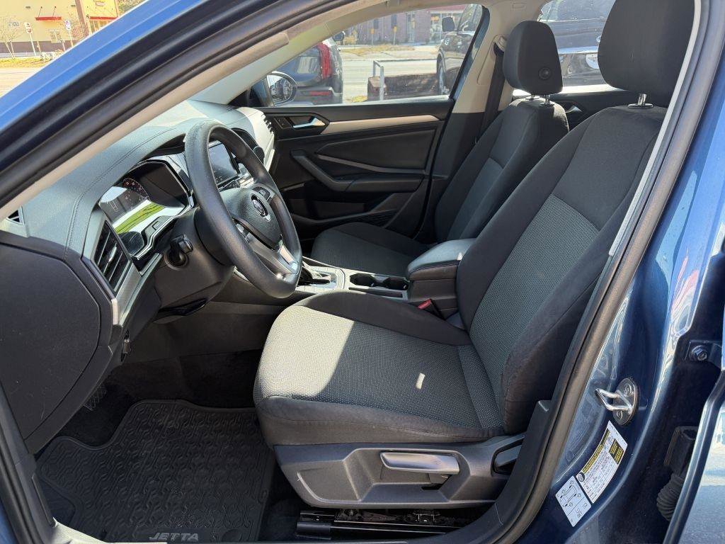 Used 2019 Volkswagen Jetta S w/ Driver Assistance Package FWD image 9