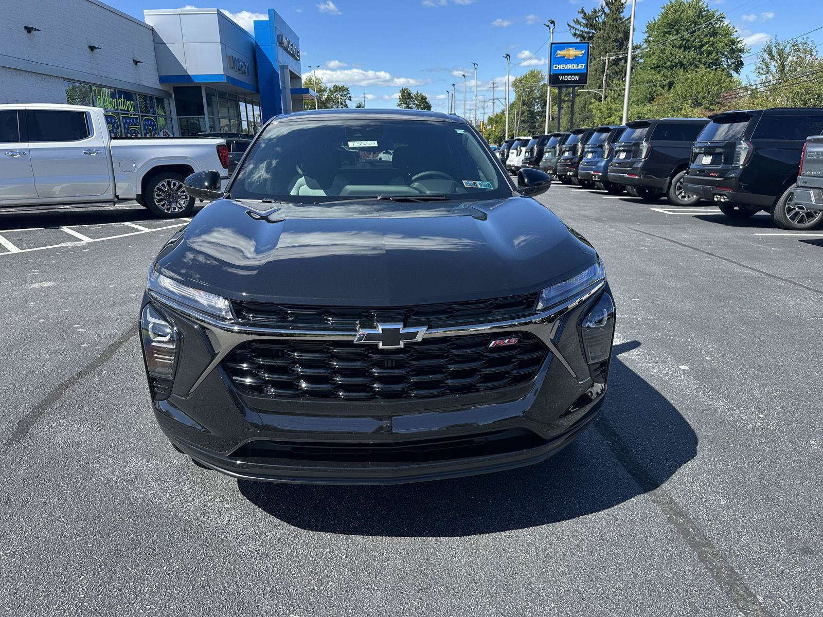New 2026 Chevrolet Trax RS w/ Sunroof Package FWD image 2