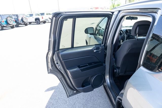 Used 2014 Jeep Compass Sport image 14