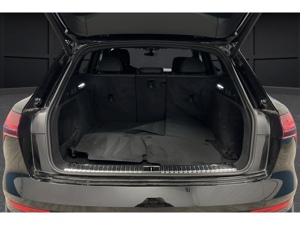 Used 2022 Audi e-tron Premium w/ Towing Package image 33