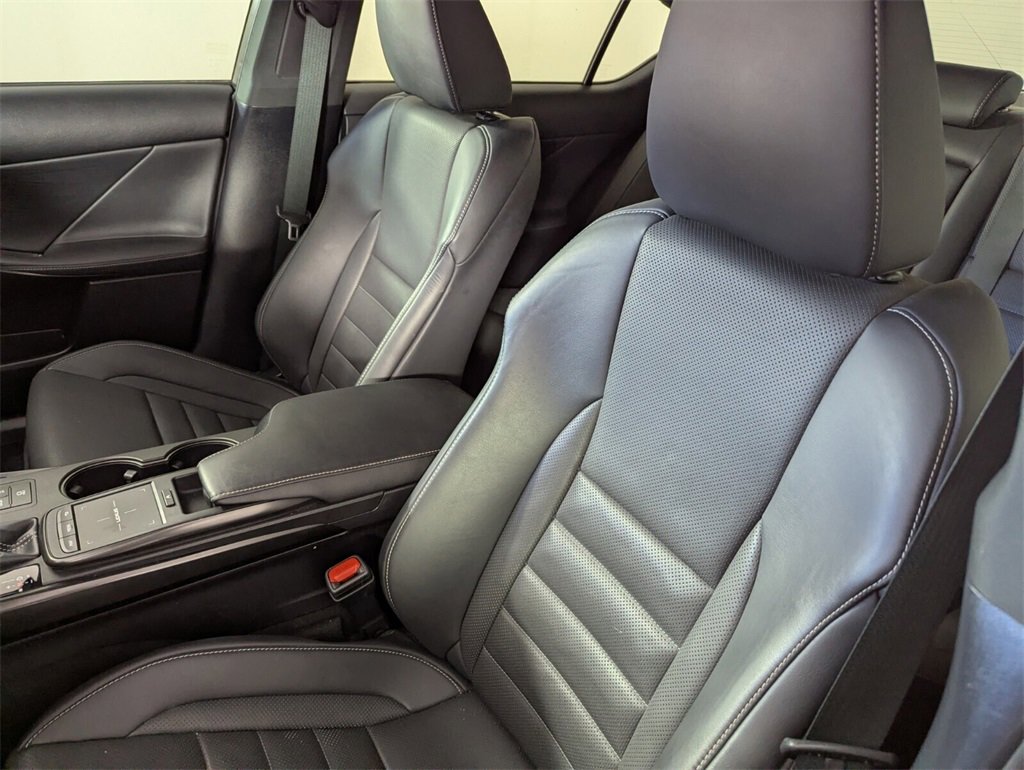 Used 2023 Lexus IS 500 image 12