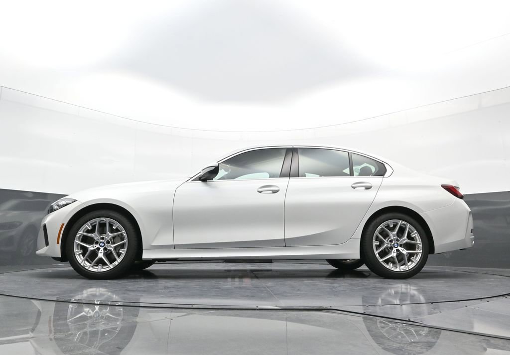 New 2025 BMW 330i xDrive Sedan w/ Convenience Package image 24