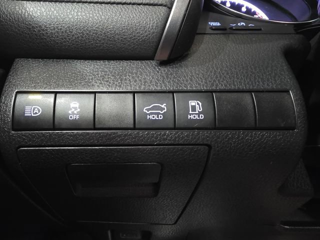 Used 2019 Toyota Camry SE w/ Convenience Package image 19