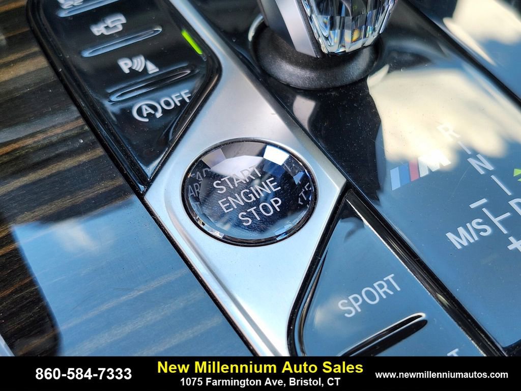 Used 2020 BMW X7 M50i w/ Executive Package image 29