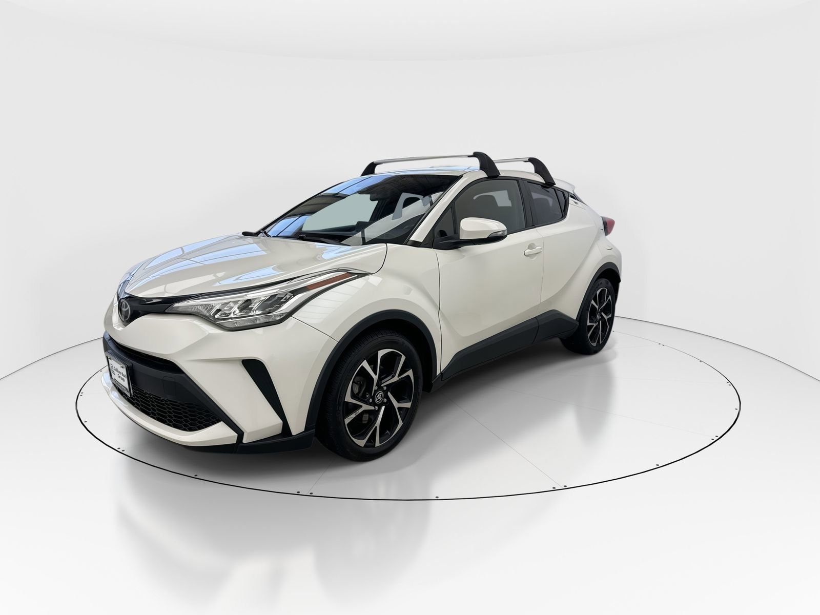 Used 2021 Toyota C-HR XLE image 4