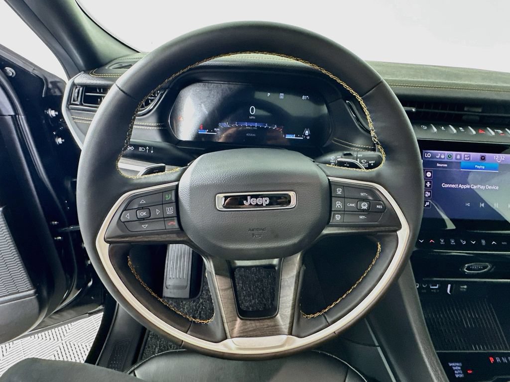 Used 2026 Jeep Grand Cherokee Limited AWD/4WD image 18