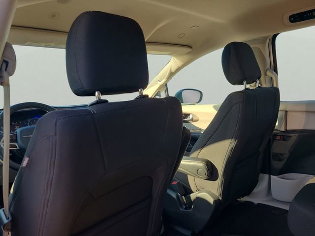 Used 2023 Chrysler Voyager LX FWD image 10