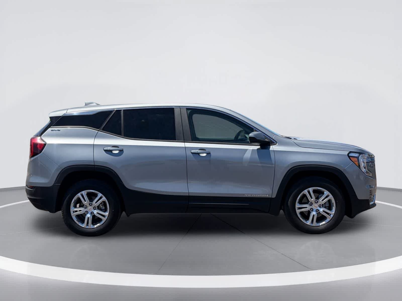 Used 2024 GMC Terrain SLE AWD/4WD image 7