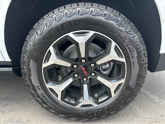 New 2026 GMC Yukon AT4 w/ AT4 Premium Plus Package AWD/4WD image 17