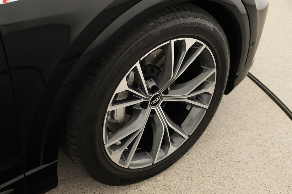 Used 2023 Audi Q8 Prestige w/ Prestige Package image 38